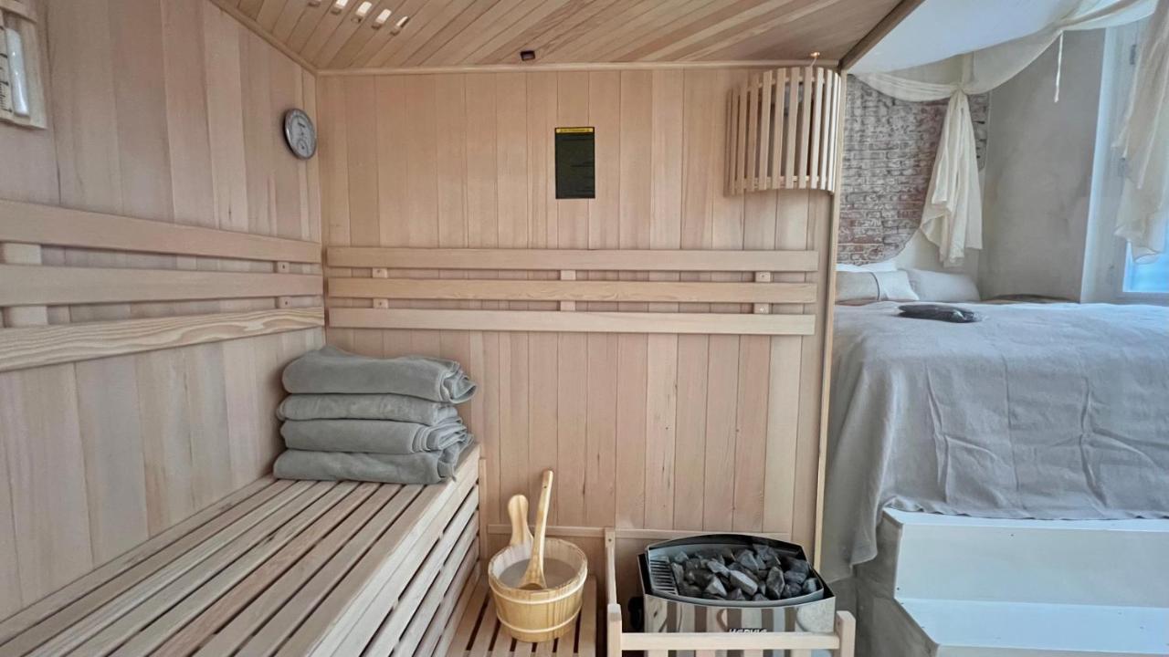 Haert Boutique Wellness Suites City Centre Haarlem Bagian luar foto